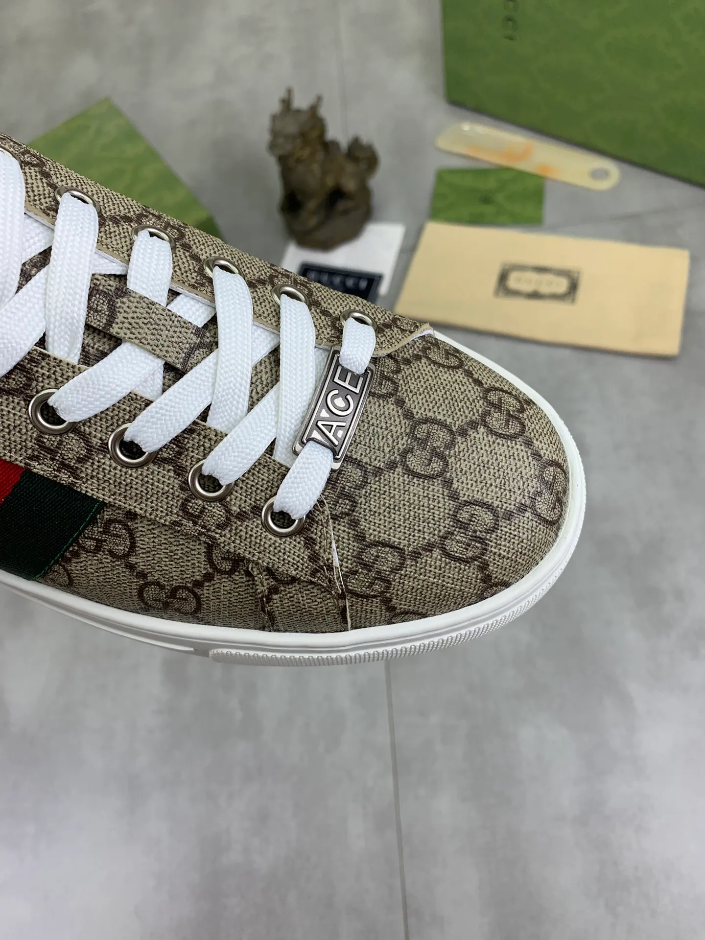 Men's shoes 💰P440💰 [New model] (GUCCI) official website's latest 🎁🎁casual and fashionable men's shoes 👟, hot style 💥 style is simple and elegant, exclusive for trendy men. Unique official website's latest brand double G elements 👑Original Gucci decoration, fashionable and generous, the fabric is original frosted calfskin ✅Fully imported first-layer pigskin lining, the official website specifies wear-resistant, lightweight original rubber casual outsole, the classic model is taken in kind at the counter🎬38-44 4️⃣ colors available